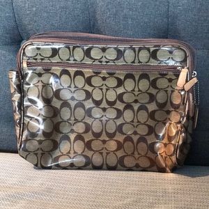 COACH Large Zipper Makeup/Toiletry Case